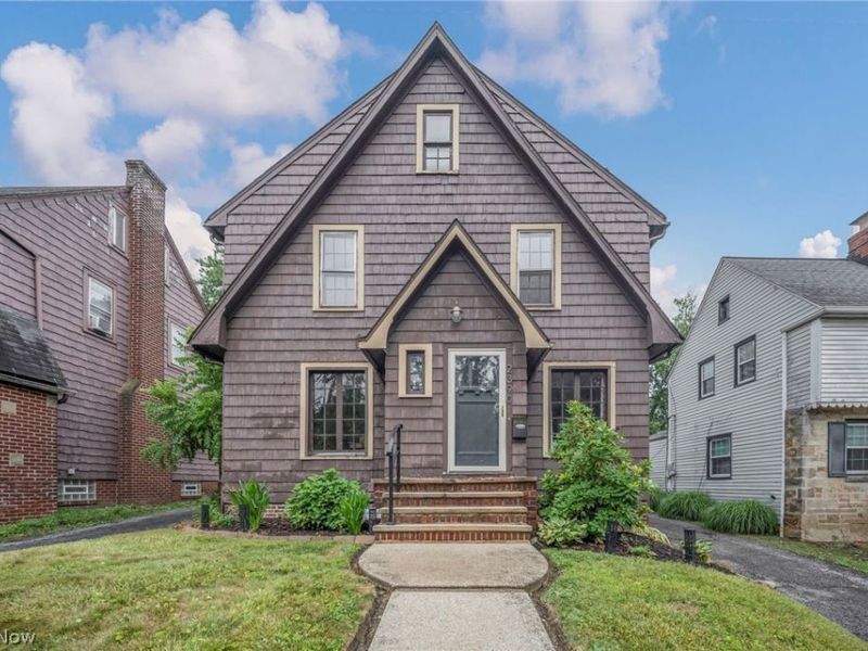 2390 Rinard Road, Cleveland Heights, OH 44118 Photo 1