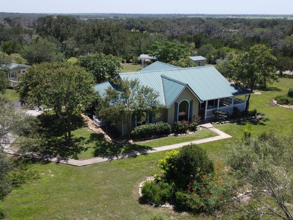 610 County Road 342, Hondo, TX 78861