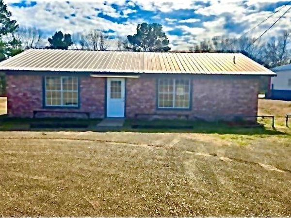804 E Main Street , Omaha, TX 75571