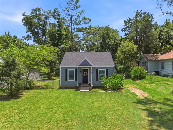707 W Water Street , Weatherford, TX 76086