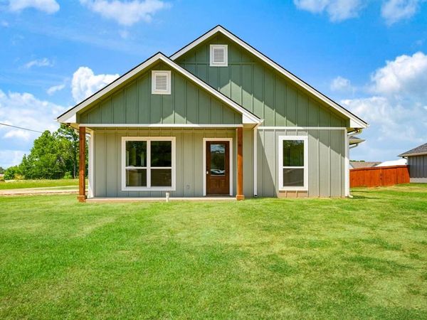 705 Daniel Street, Blossom, TX 75416