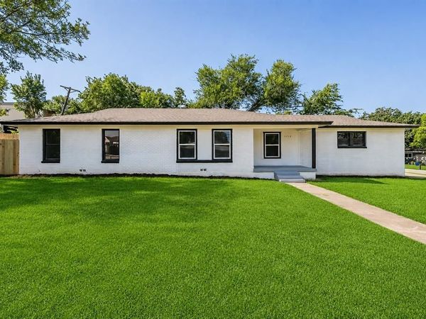 5558 Meadowbrook Drive , Fort Worth, TX 76112