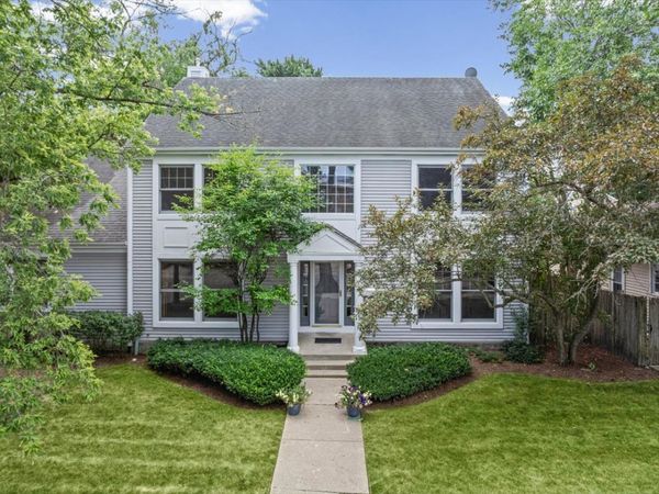 542 Wayland Avenue, Kenilworth, IL 60043