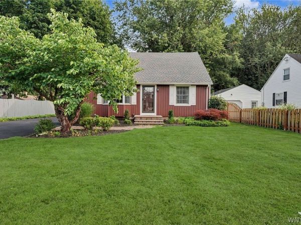 6334 Dorchester Road , Lockport, NY 14094