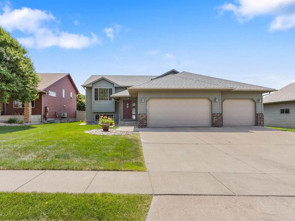 4109 W 91st St, Sioux Falls, SD 57108