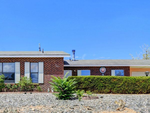 774 Zuni Road SE, Rio Rancho, NM 87124