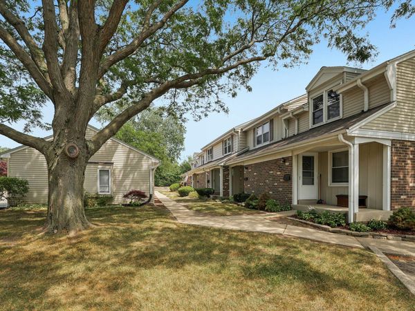 6260 W College Ave, Greendale, WI 53129
