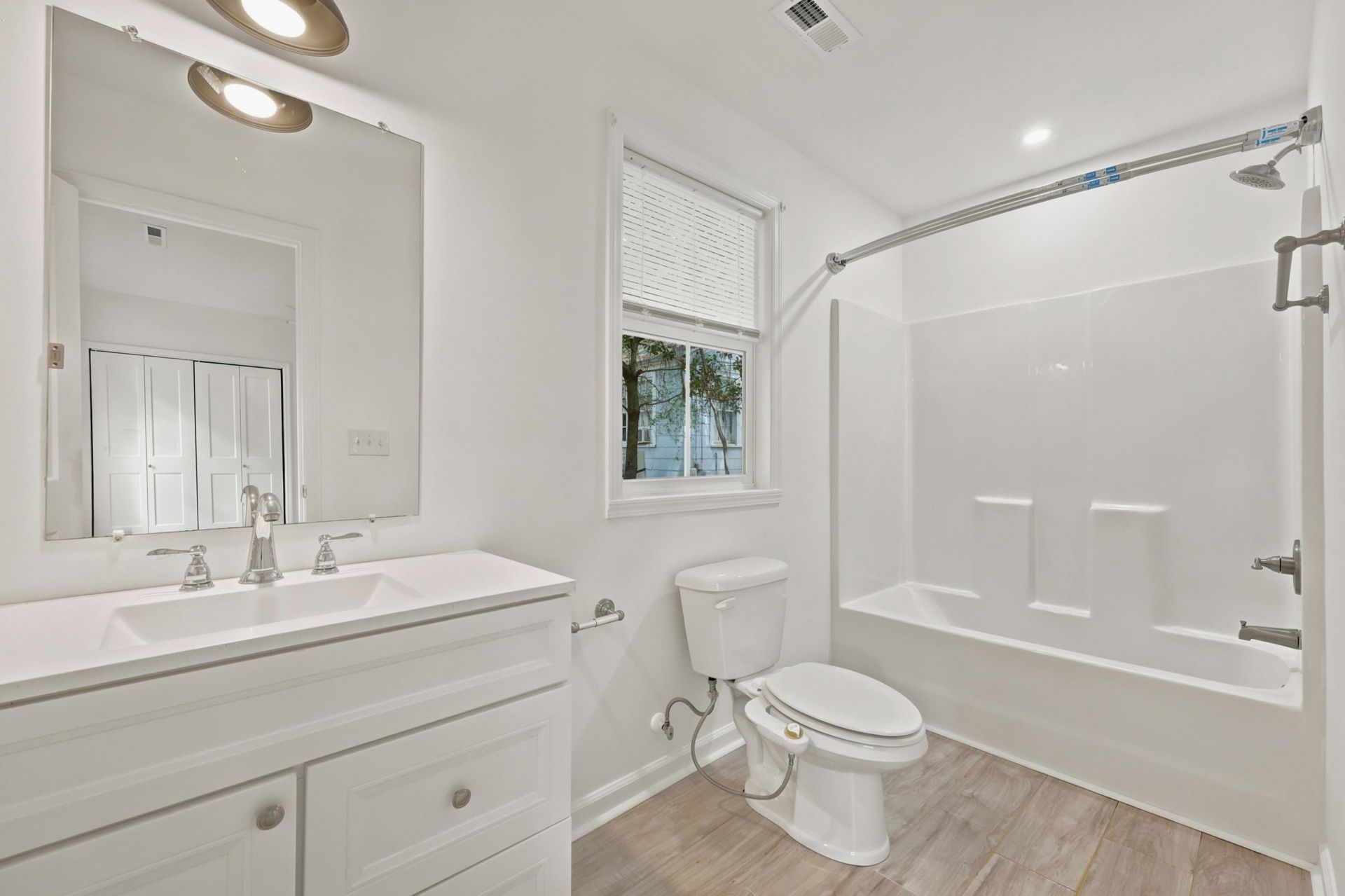 403 Bayview Dr.  Photo 11