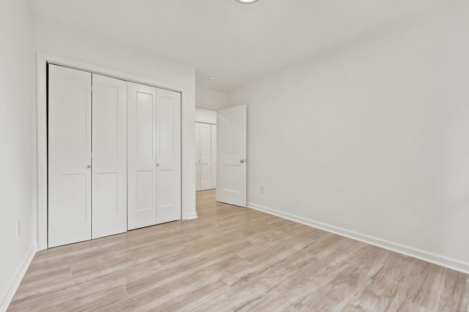 403 Bayview Dr.  Photo 14