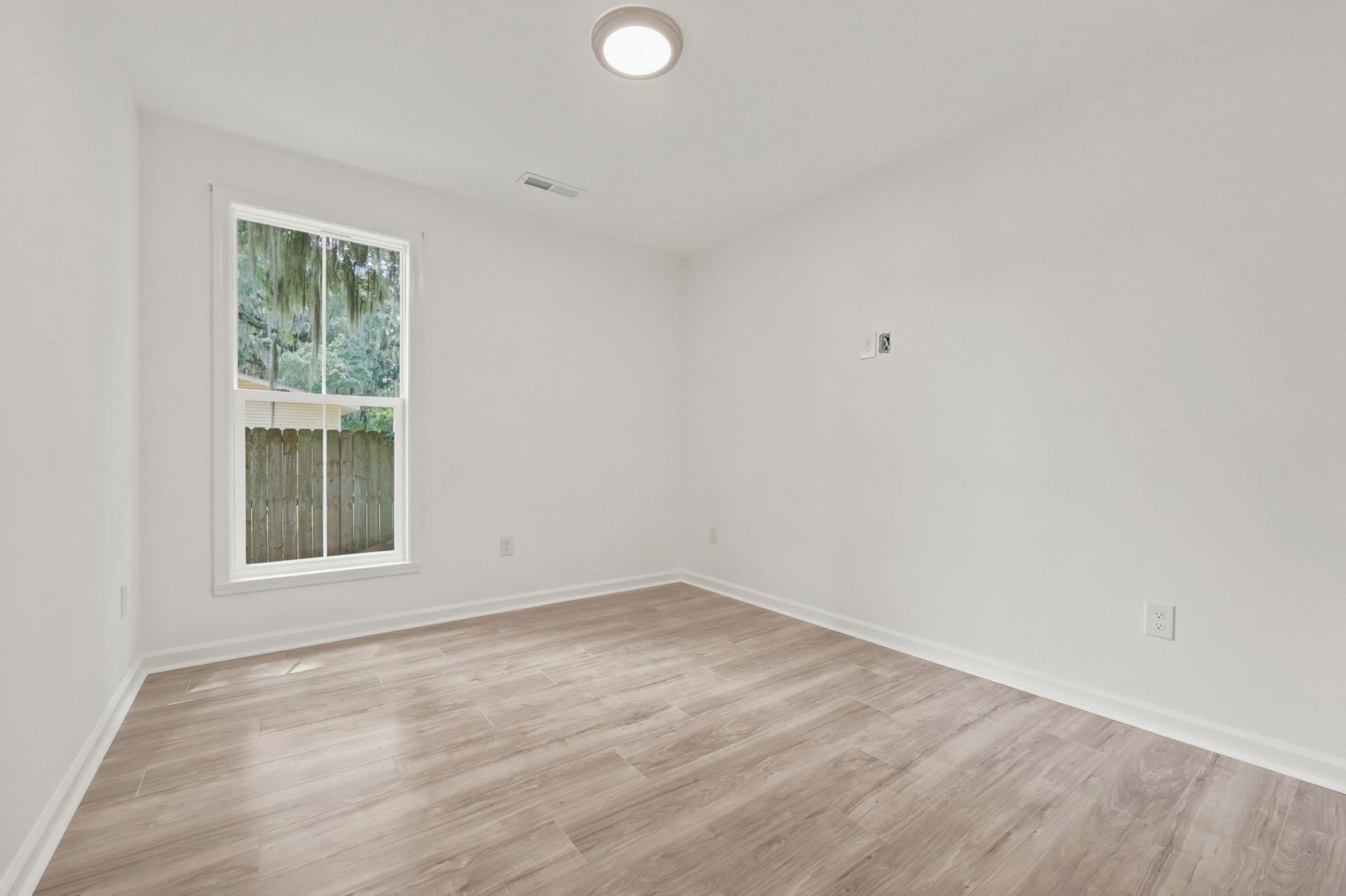 403 Bayview Dr.  Photo 15