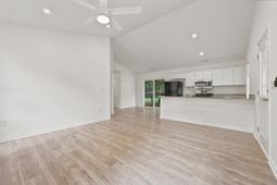 403 Bayview Dr.  photo 4