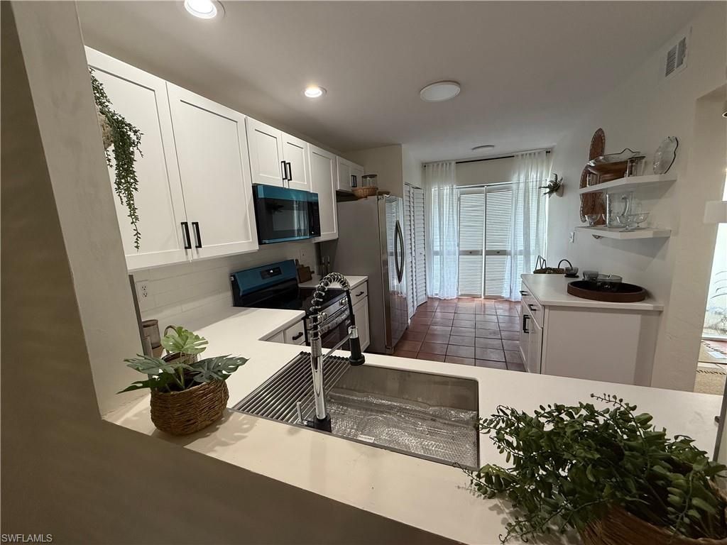 1826 Kings Lake Blvd , Unit 203, Naples, FL 34112 Photo