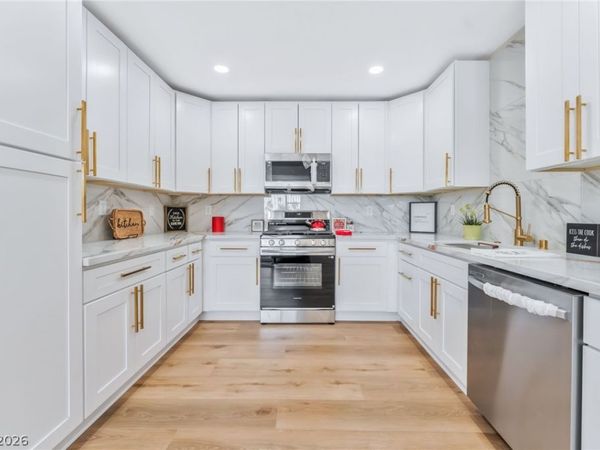 1436 Bracken Avenue , Las Vegas, NV 89104