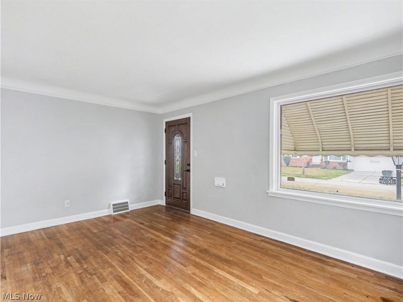 19808 kings Highway, Warrensville Heights, OH 44122 Photo 8