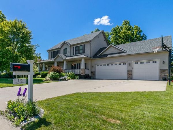 213 Victoria Boulevard , Mankato, MN 56001