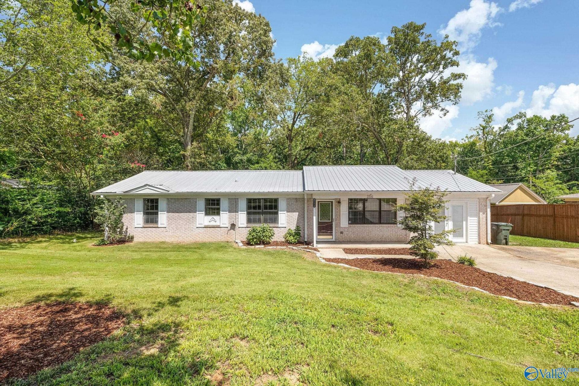 256 Canadian Drive, Scottsboro, AL 35769 Main Photo