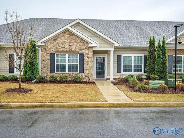 29 Moore Farm Circle NW, Unit 29, Huntsville, AL 35806
