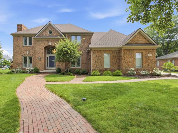 4831 Saint Andrews Court, Ann Arbor, MI 48108