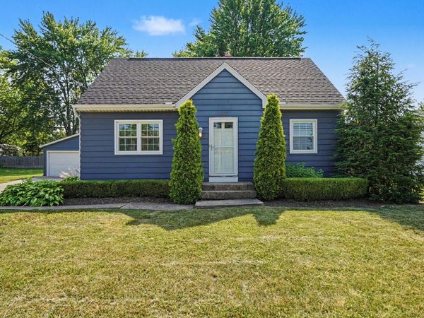 1800 Woodlawn Avenue SE, Grand Rapids, MI 49506