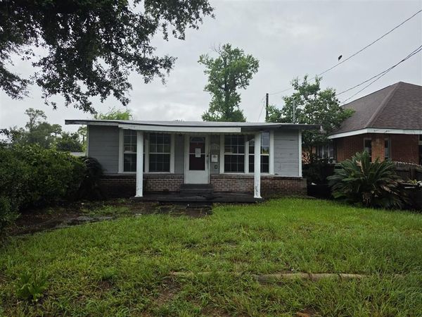2618 Ruth Street , Lake Charles, LA 70601