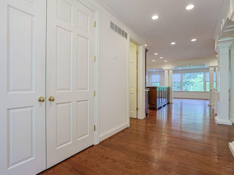 5 Linden Lane, Wyoming, OH 45215 Photo 6