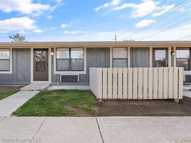 41299 Heathmore , CANTON, MI 48187