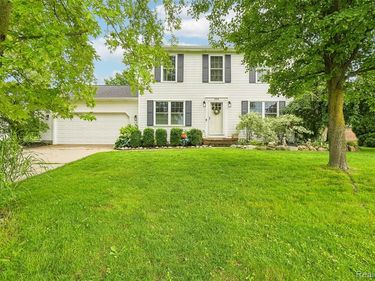 696 Vincent Street, Pinckney Vlg, MI 48169