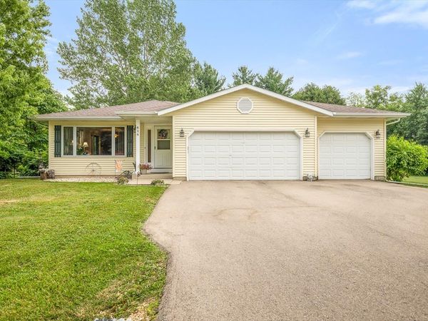 414 SE Lamplighter Loop, POPLAR GROVE, IL 61065