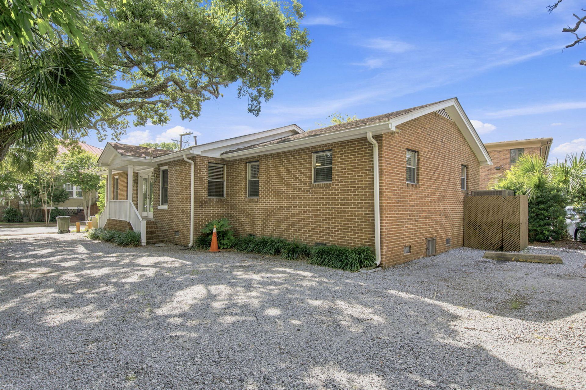 71 Gadsden Street Photo 23