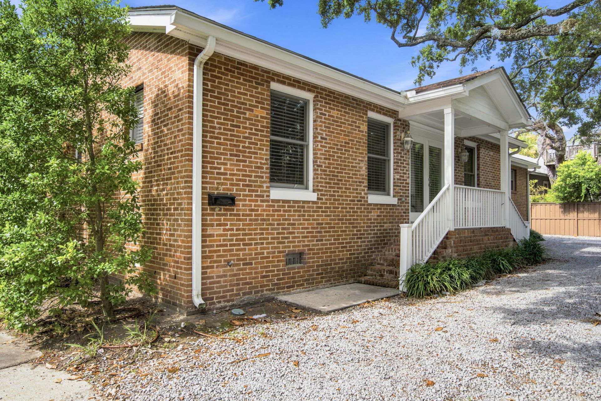 71 Gadsden Street Photo 27