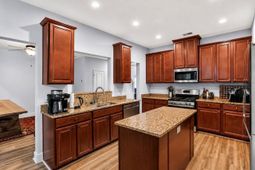 223 Buttonbush Court photo 4