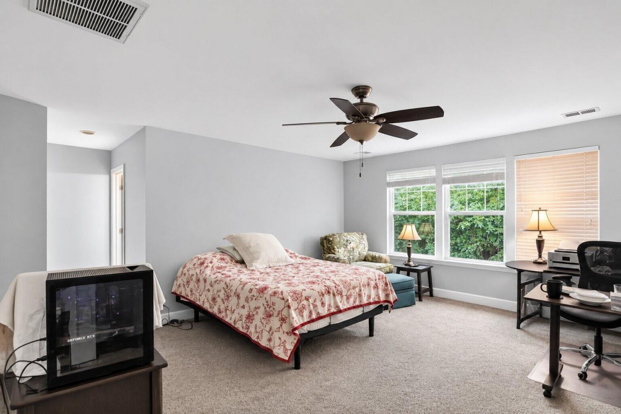 223 Buttonbush Court Photo 6