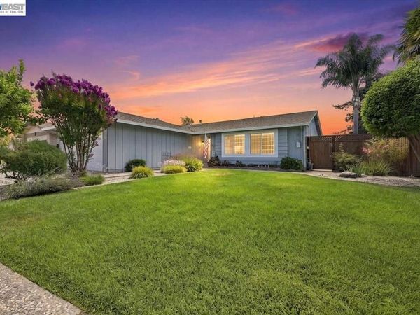 854 Hanover St, Livermore, CA 94551