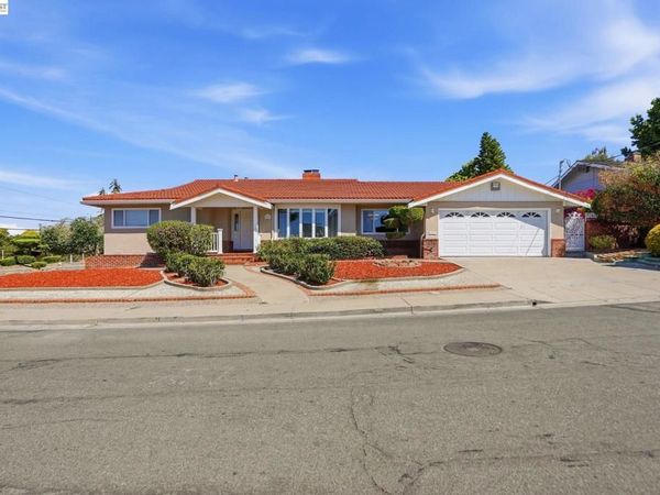 1204 Vistagrand Dr , San Leandro, CA 94577