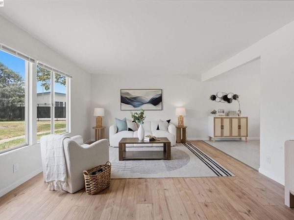 27803 Hummingbird Ct, Hayward, CA 94545