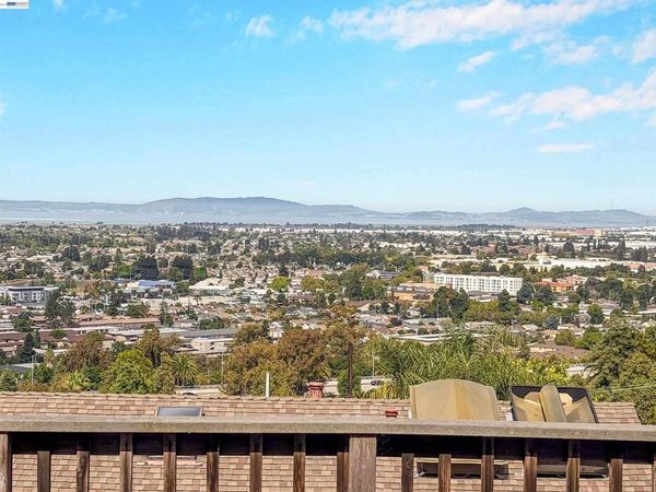 16805 President Dr , Castro Valley, CA 94578