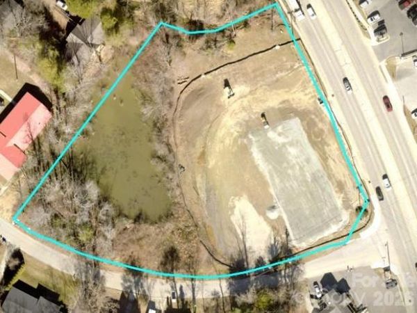 1801 Asheville Highway , Hendersonville, NC 28791