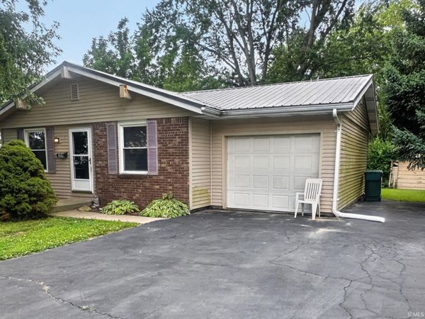 304 S wayne Street, Flora, IN 46929