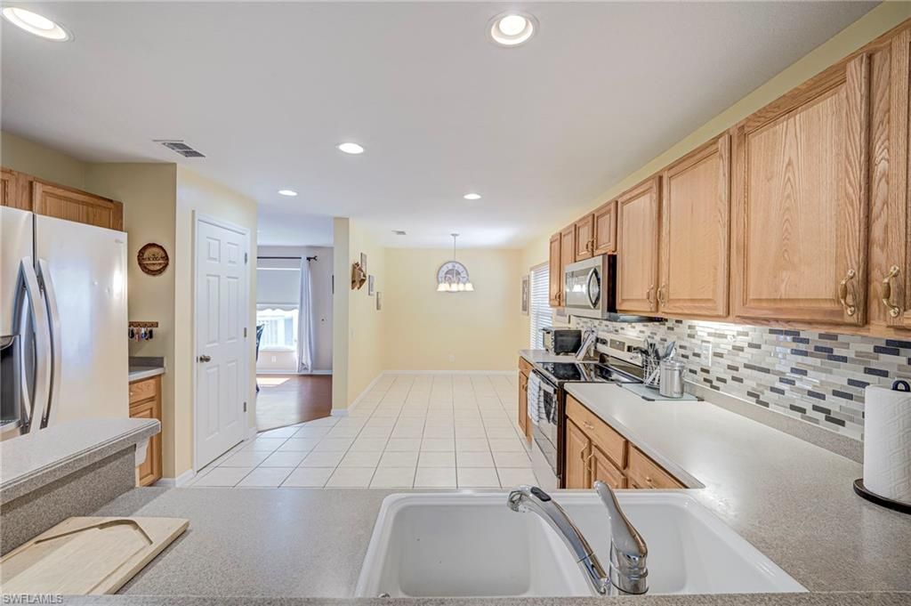 8889 Fawn Ridge Dr, Fort Myers, FL 33912 Photo