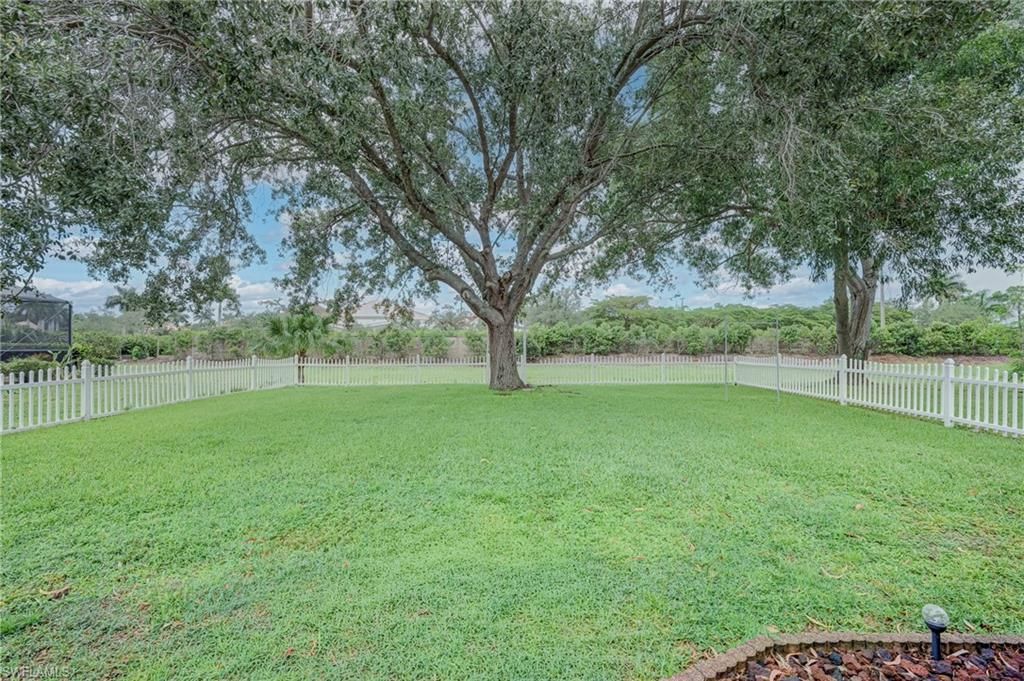 8889 Fawn Ridge Dr, Fort Myers, FL 33912 Photo
