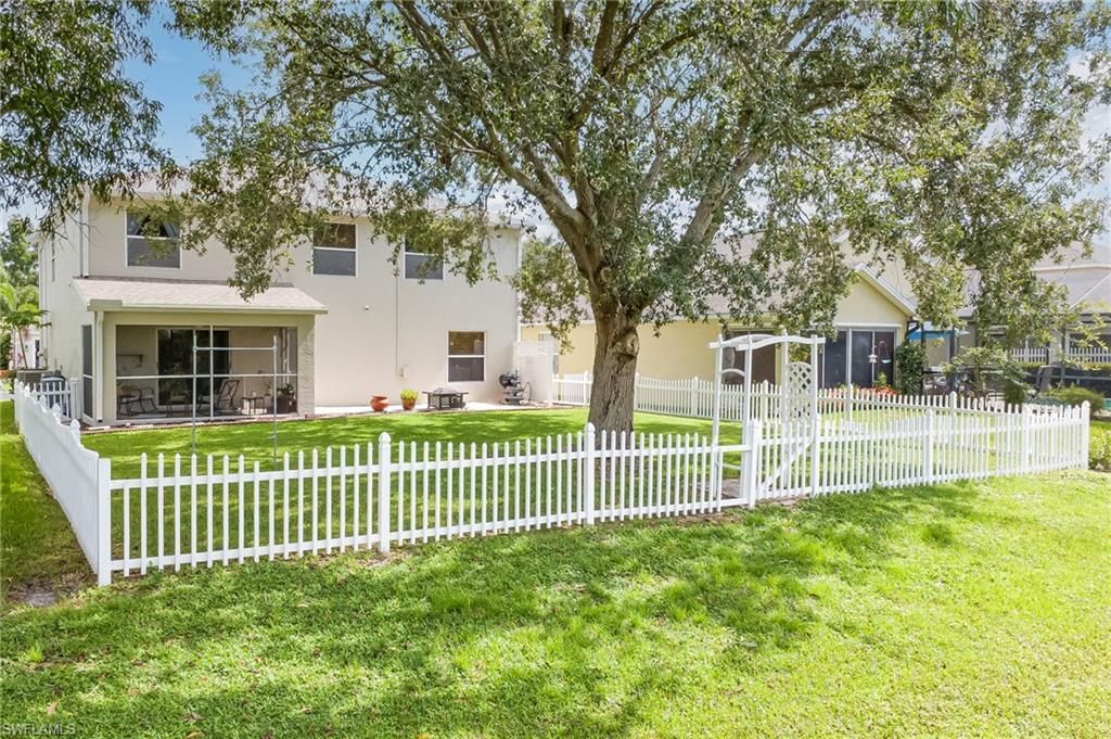 8889 Fawn Ridge Dr, Fort Myers, FL 33912 Photo