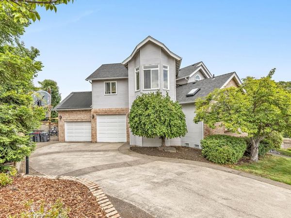 2991 Lexington Drive, Medford, OR 97504