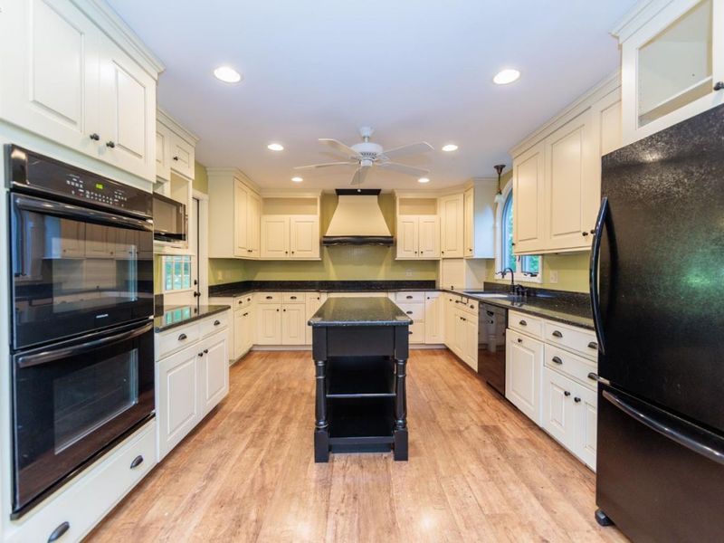 7588 Rice Road, Amherst, OH 44001 Photo 7