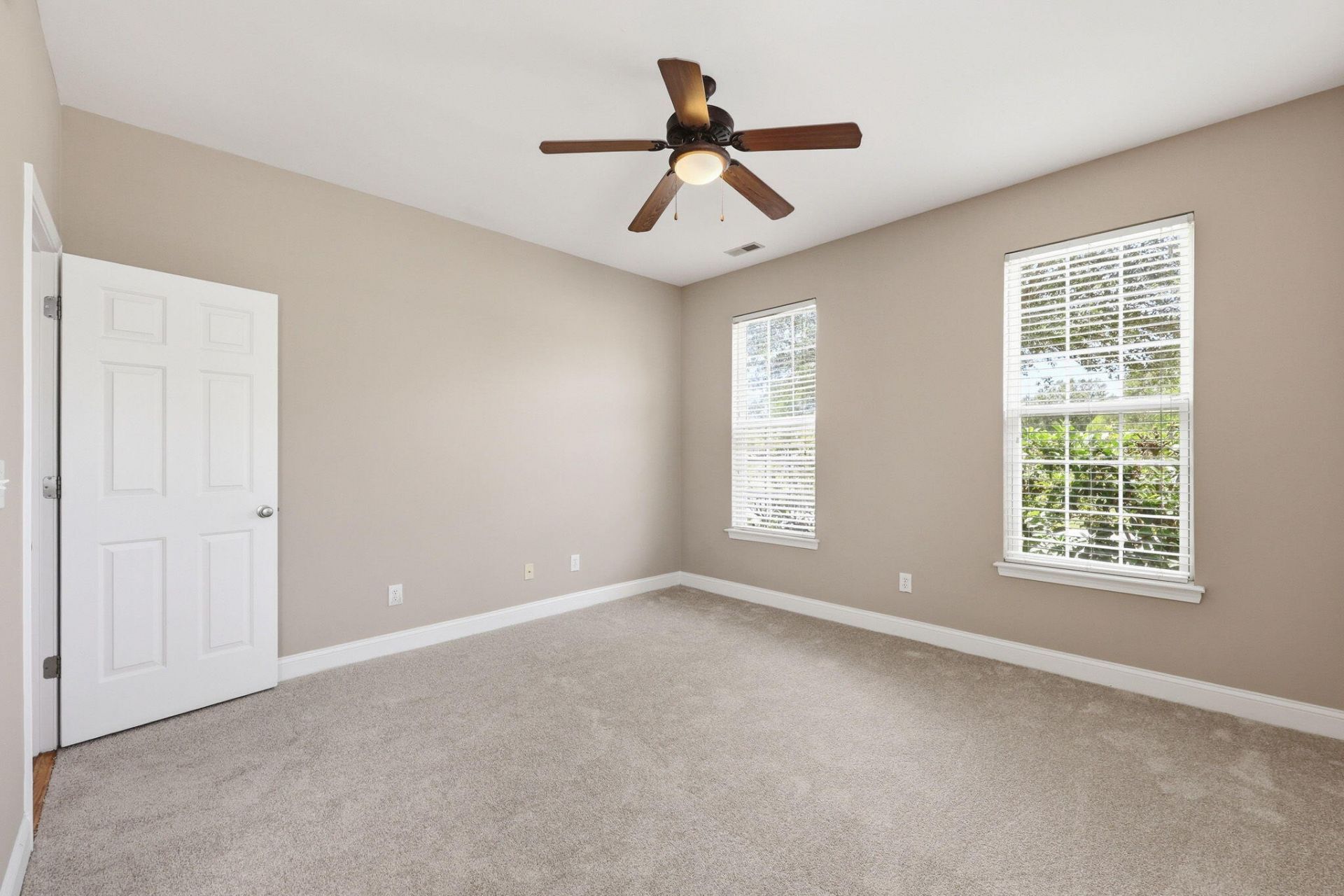 135 Full Moon Court Photo 29