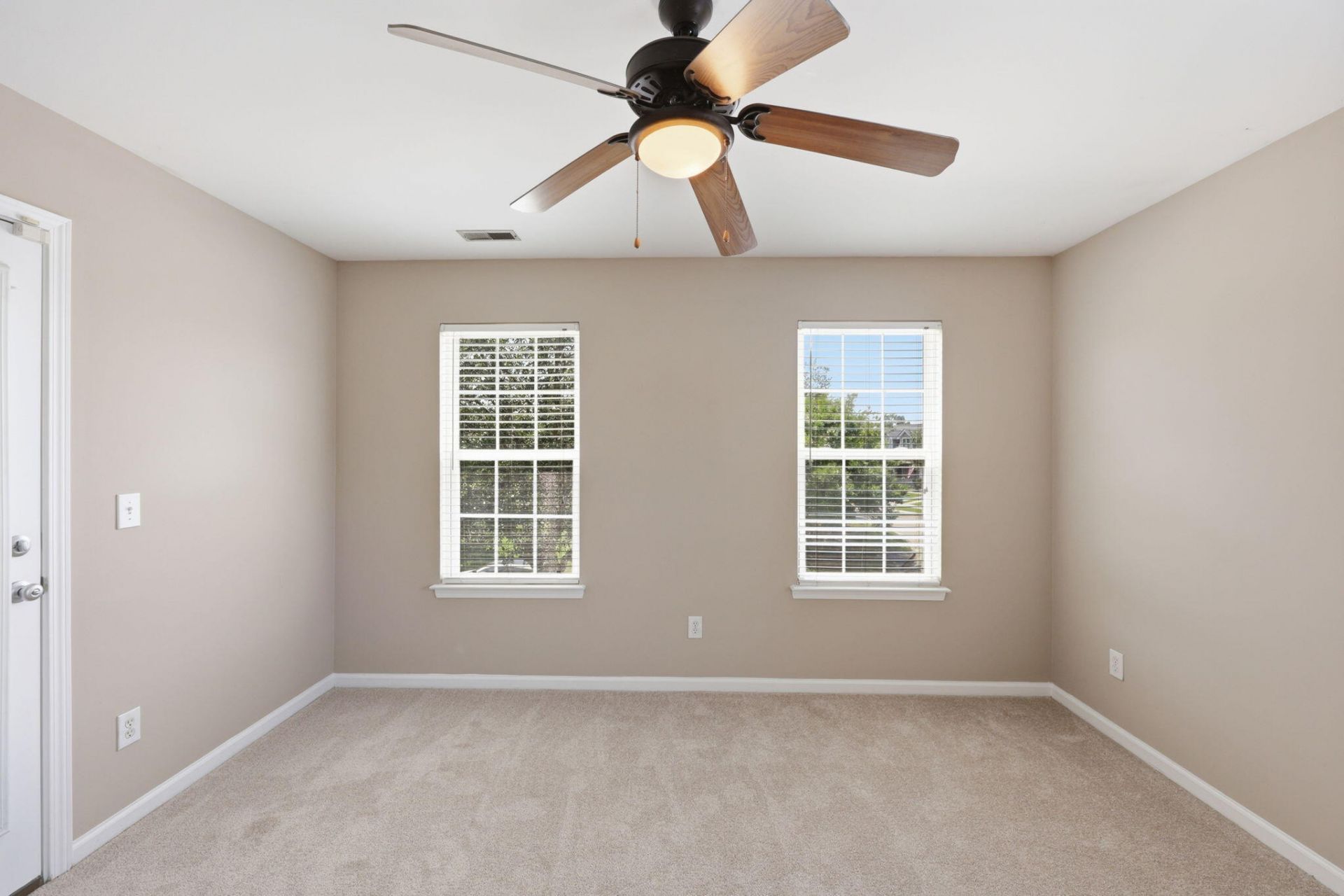 135 Full Moon Court Photo 31