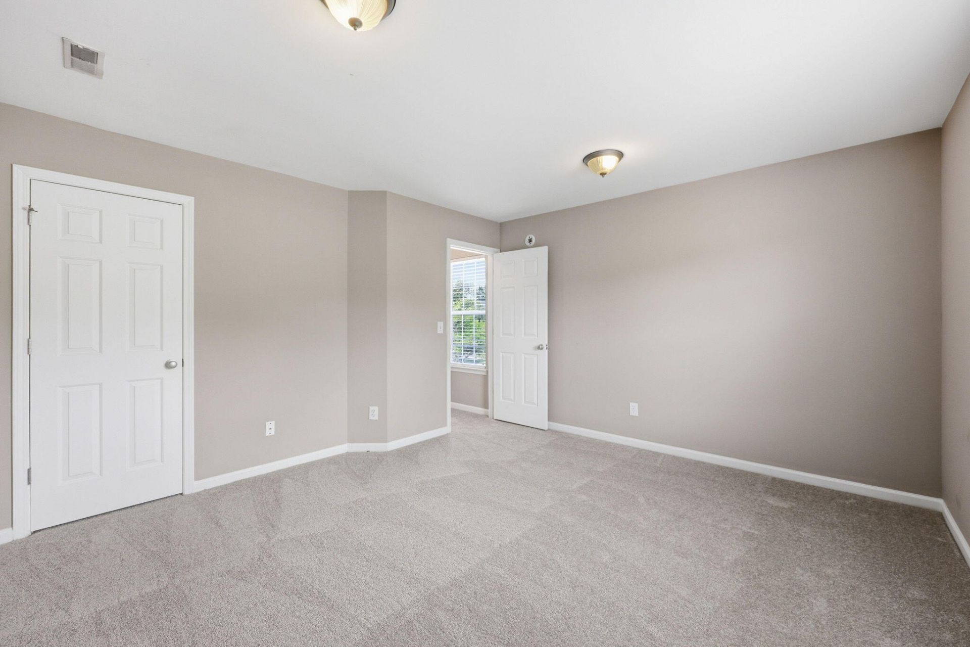 135 Full Moon Court Photo 31