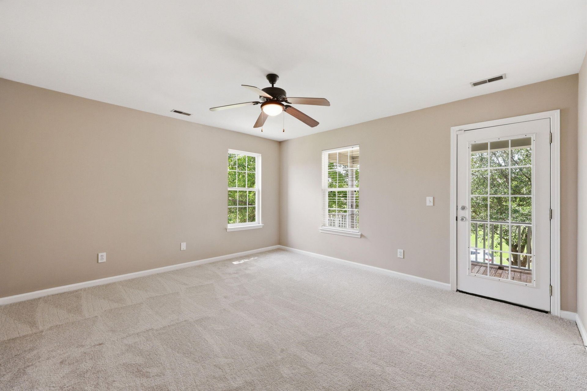 135 Full Moon Court Photo 33