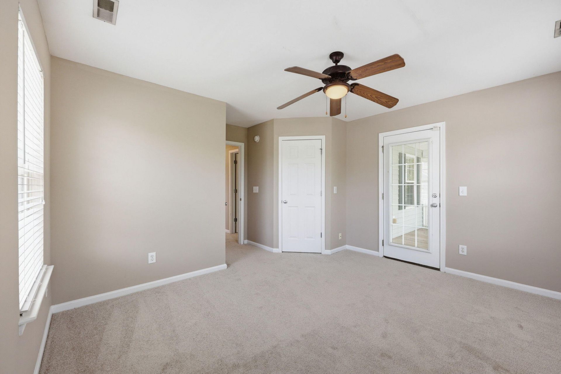 135 Full Moon Court Photo 34