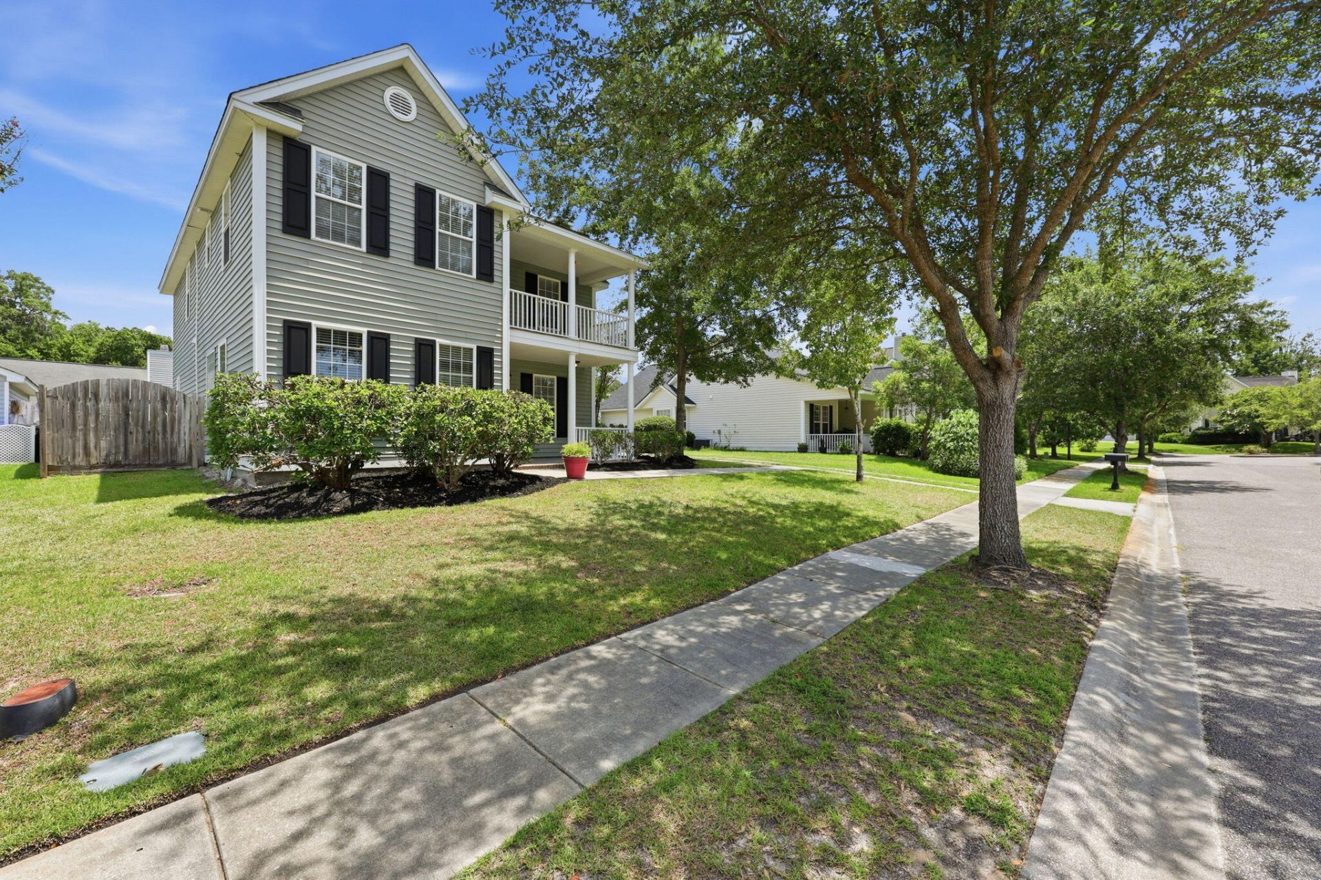 135 Full Moon Court Photo 4