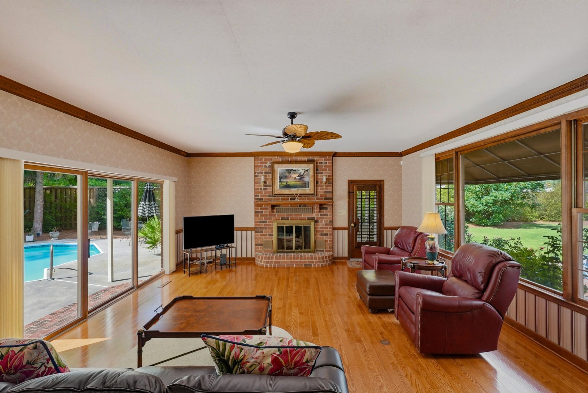255 Longleaf Drive Photo 24